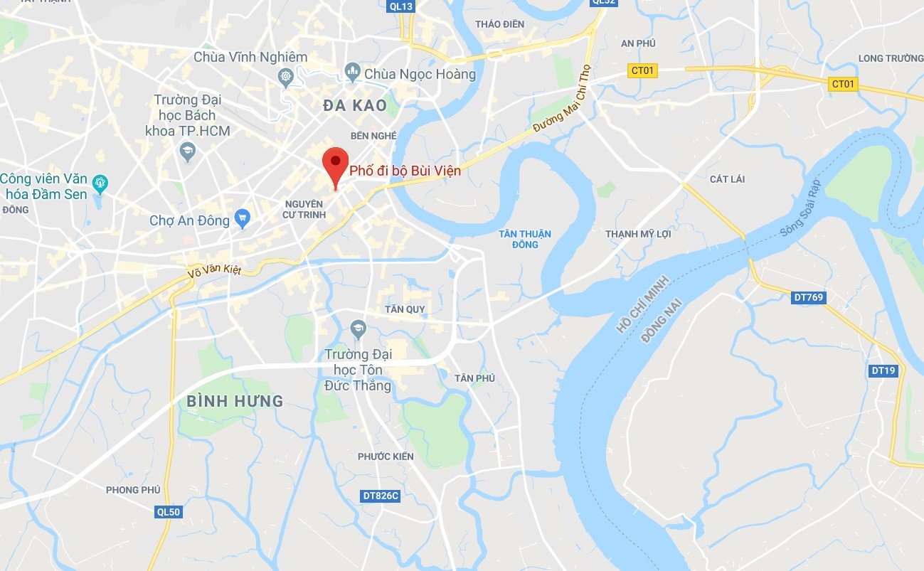 Ngáo đá cầm dao cố thủ ở Bùi Viện ảnh 2 Ngao da cam dao co thu o Bui Vien anh 2