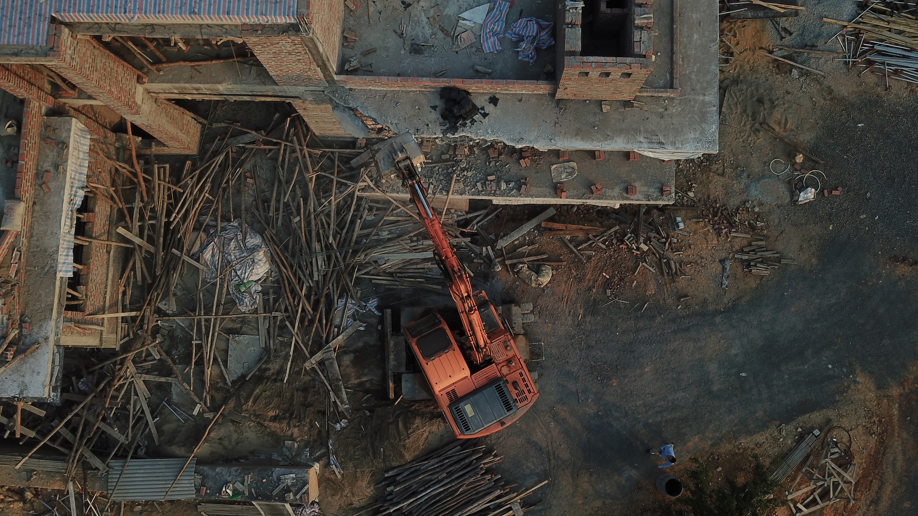 Phá dỡ biệt thự trên đồi Hùng Thắng ảnh 2 Pha do biet thu tren doi Hung Thang anh 2