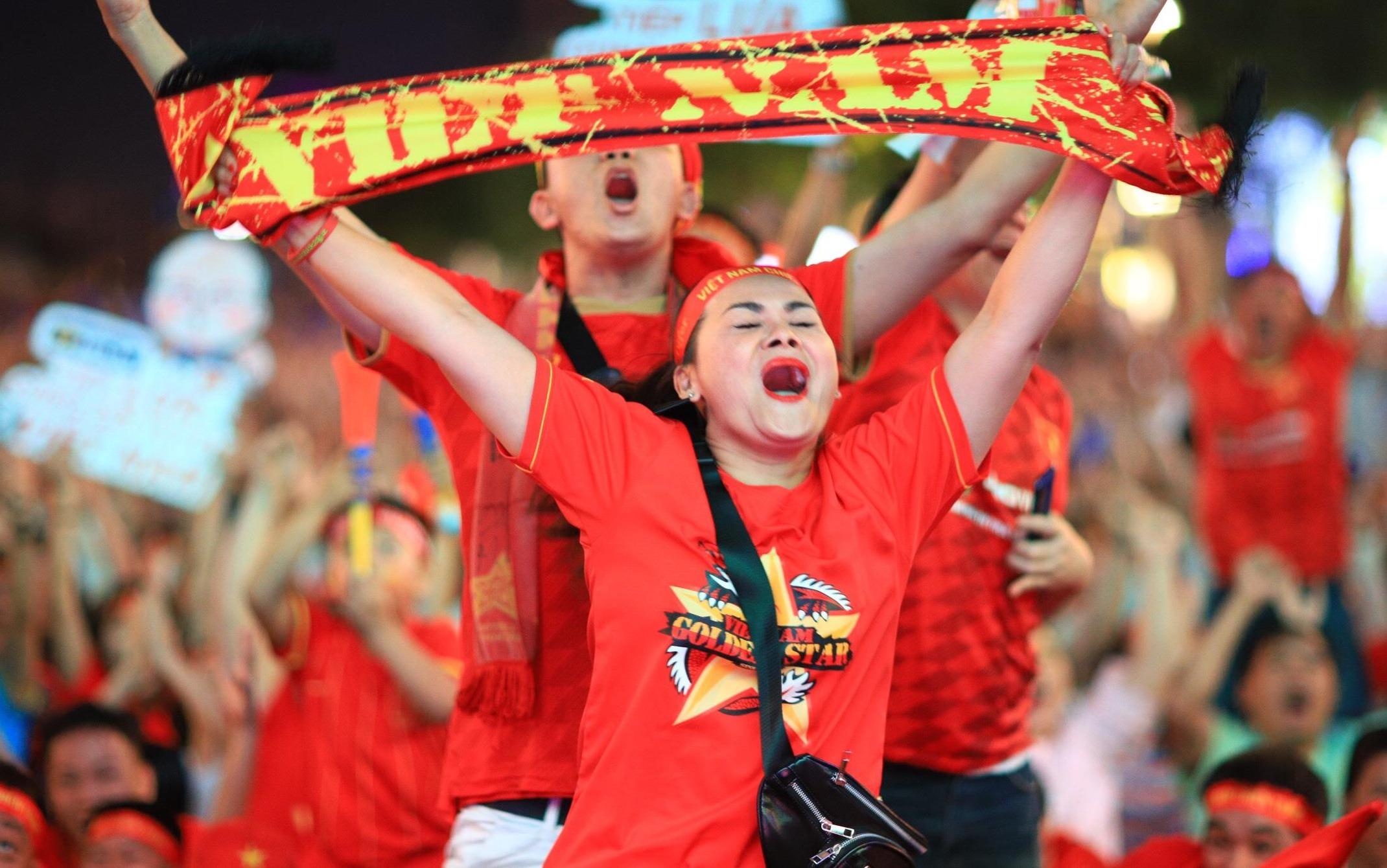 CDV TP.HCM an mung cuong nhiet khi U22 Viet Nam lien tuc ghi ban hinh anh