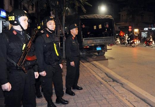 Hon 1.000 canh sat chong dua xe sau chung ket SEA Games hinh anh