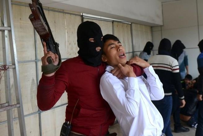 4 tinh huong dien tap chong khung bo cua Cong an TP.HCM hinh anh