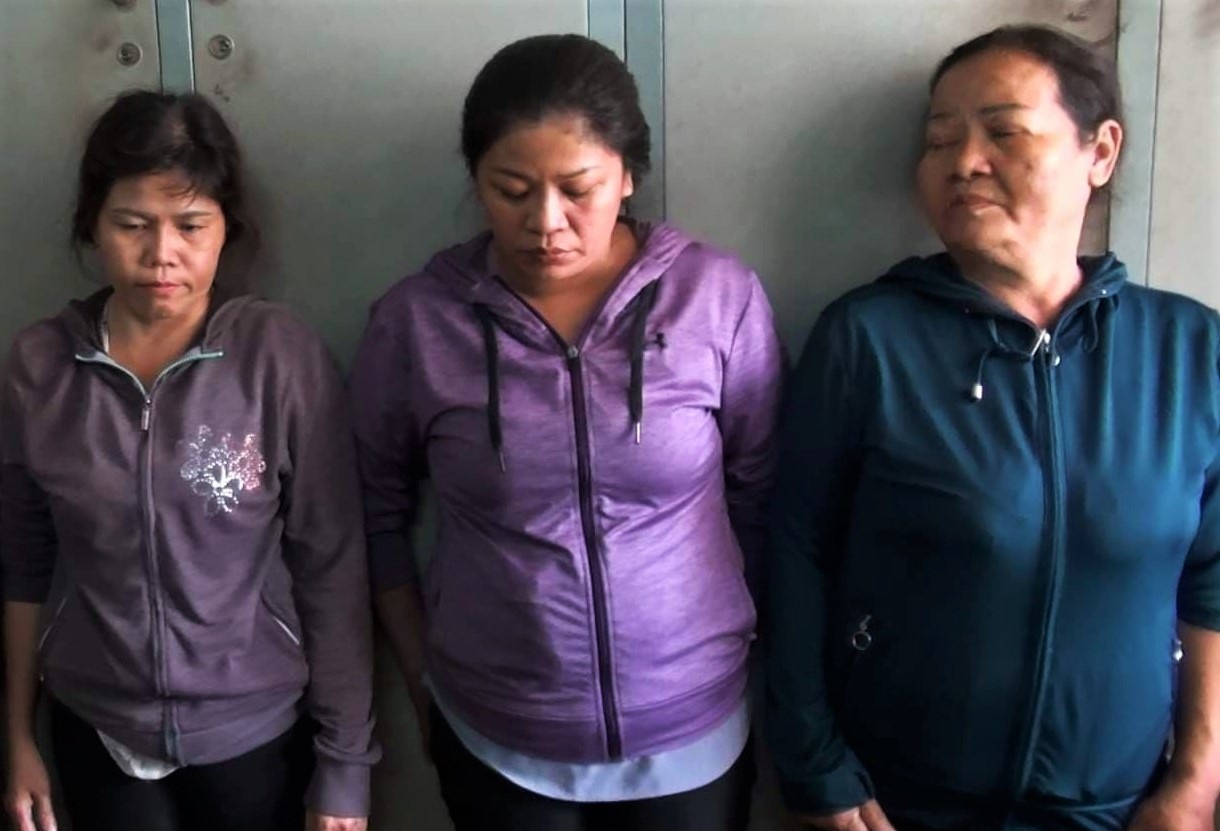 Nhom nu quai chuyen dan canh moc tui o benh vien sa luoi hinh anh