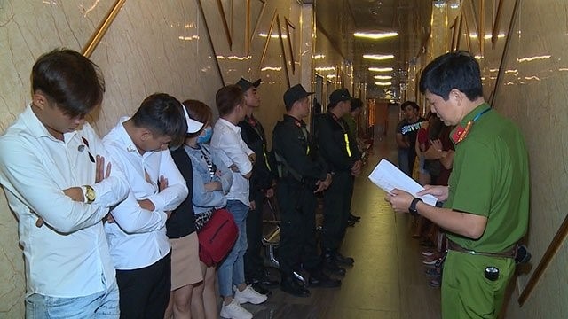 Quan ly quan karaoke o Dong Nai ban ma tuy cho khach hinh anh