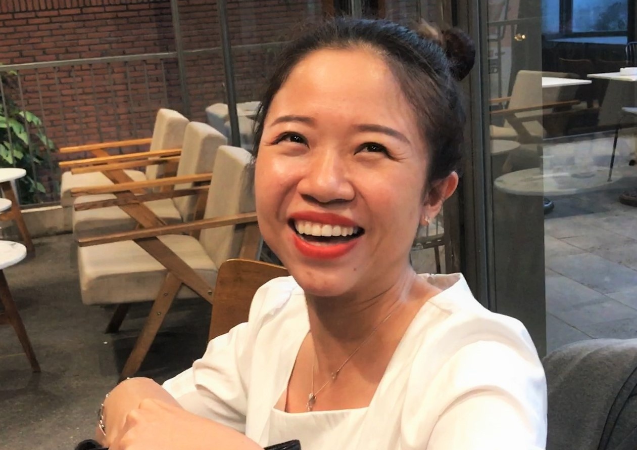 Nguoi tre TP.HCM dong tinh tam dong khu giai tri, nha hang hinh anh