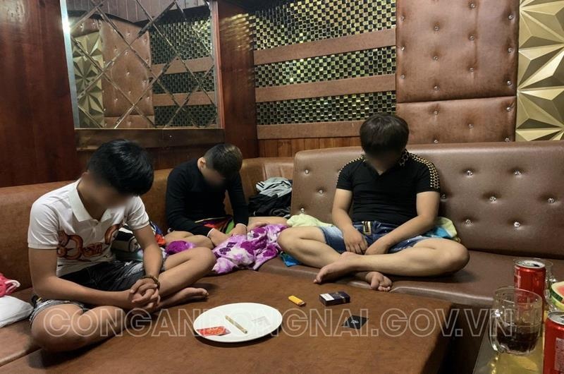 Karaoke ma túy ở Đồng Nai ảnh 1 Karaoke ma tuy o Dong Nai anh 1