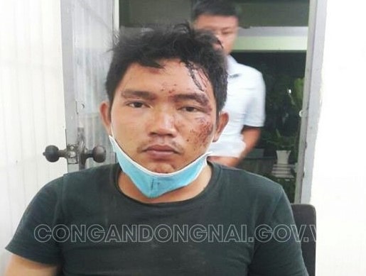 Cuop tien cua cong ty anh 1