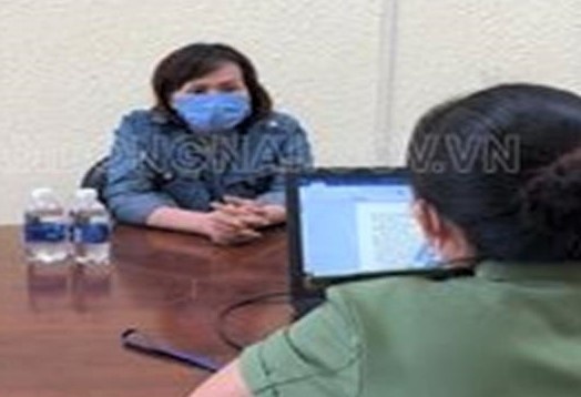 Mot phu nu bi cao buoc tham gia to chuc khung bo hinh anh