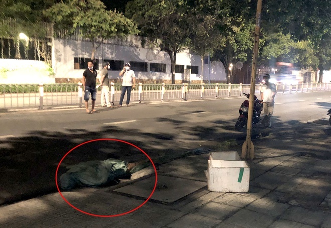 Thi thể người trong bao tải ở TP.HCM ảnh 2 Thi the nguoi trong bao tai o TP.HCM anh 2