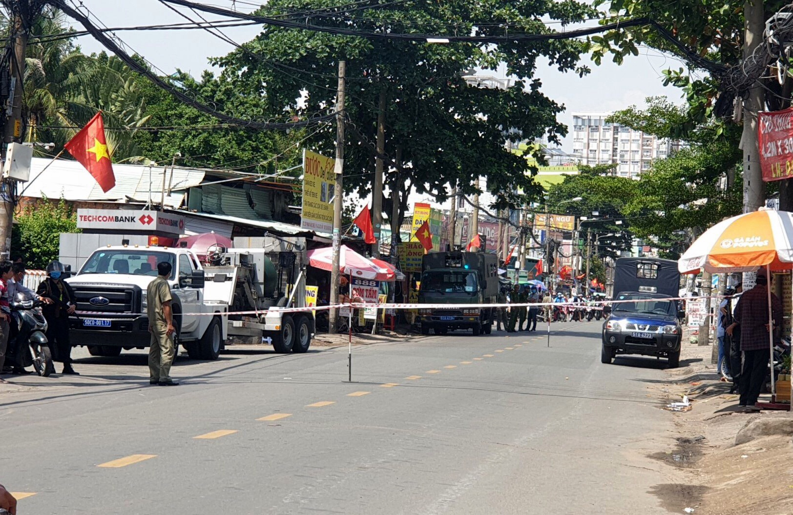 vali nghi chua bom anh 1