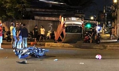 Oto lat ngua sau tai nan lam 1 nguoi chet hinh anh