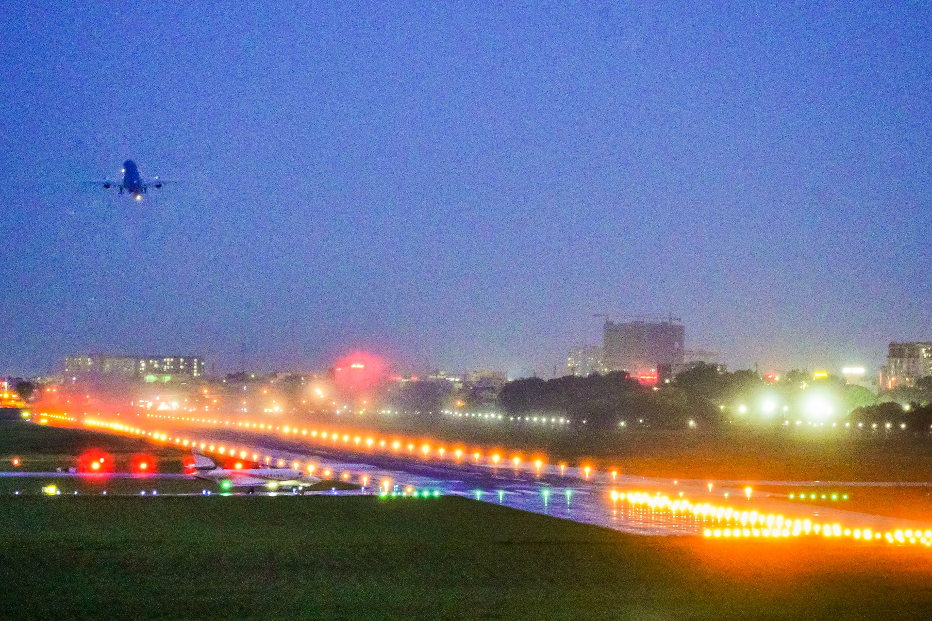 may bay VietJet trat duong bang anh 5