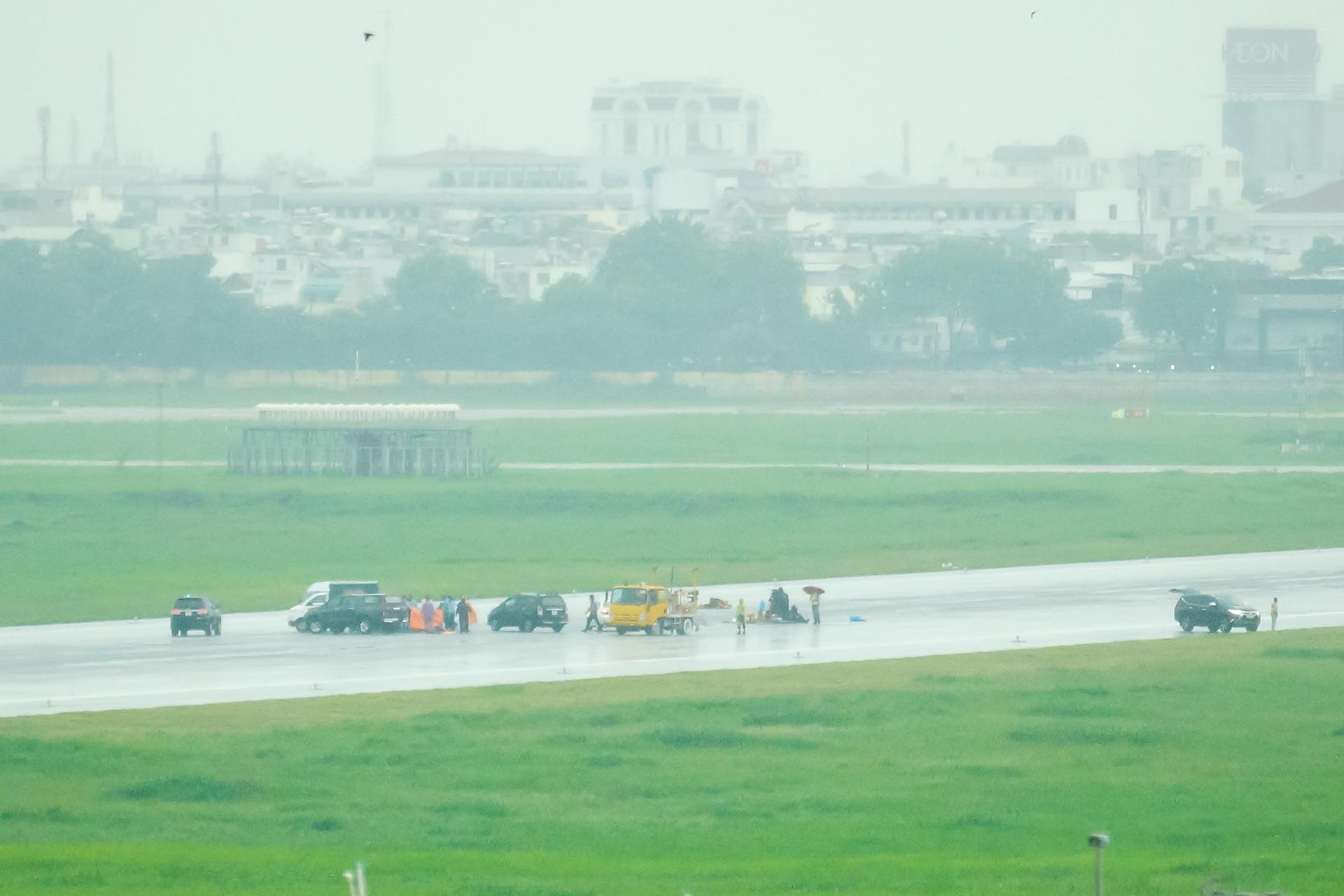 May bay lech duong bang Tan Son Nhat anh 4