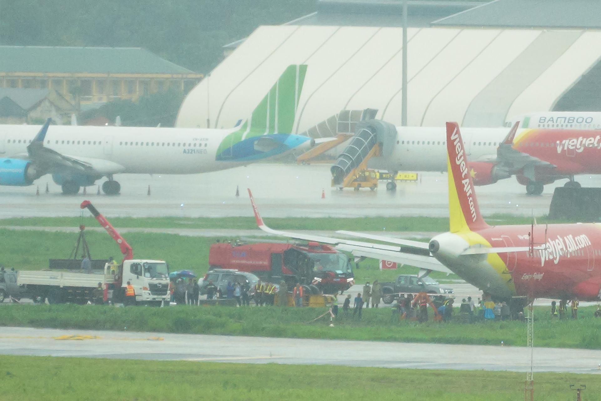 May bay lech duong bang Tan Son Nhat anh 3