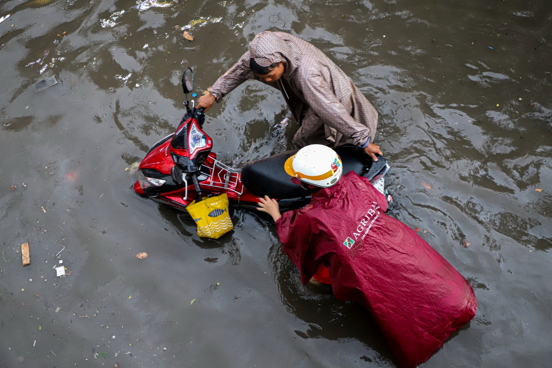 Ket xe sau mua o TP.HCM anh 4