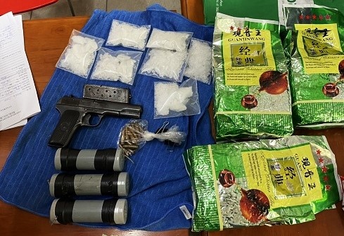 Pha duong day ma tuy o TP.HCM, thu nhieu sung dan hinh anh