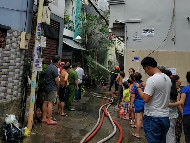 Chay nha o Binh Tan anh 1