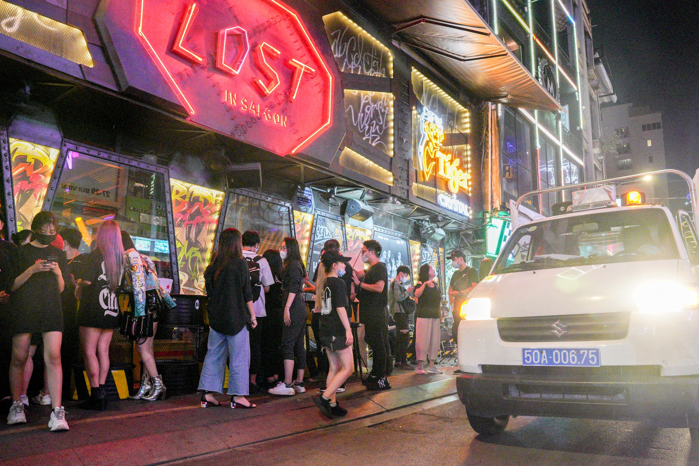 Vu truong, quan bar Bui Vien dong cua phong dich Covid-19 hinh anh