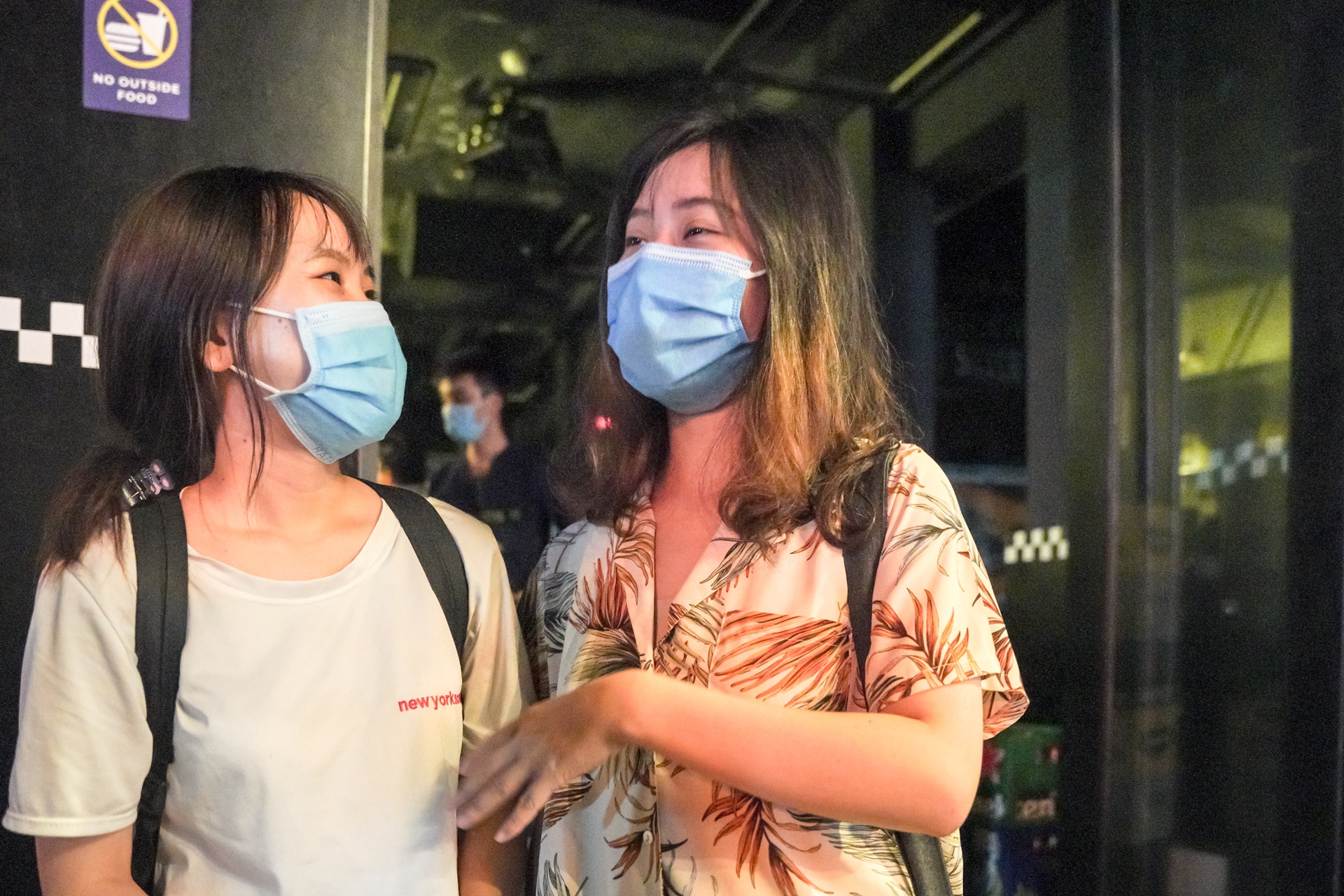 Dong cua quan bar,  vu truong o TP.HCM anh 6