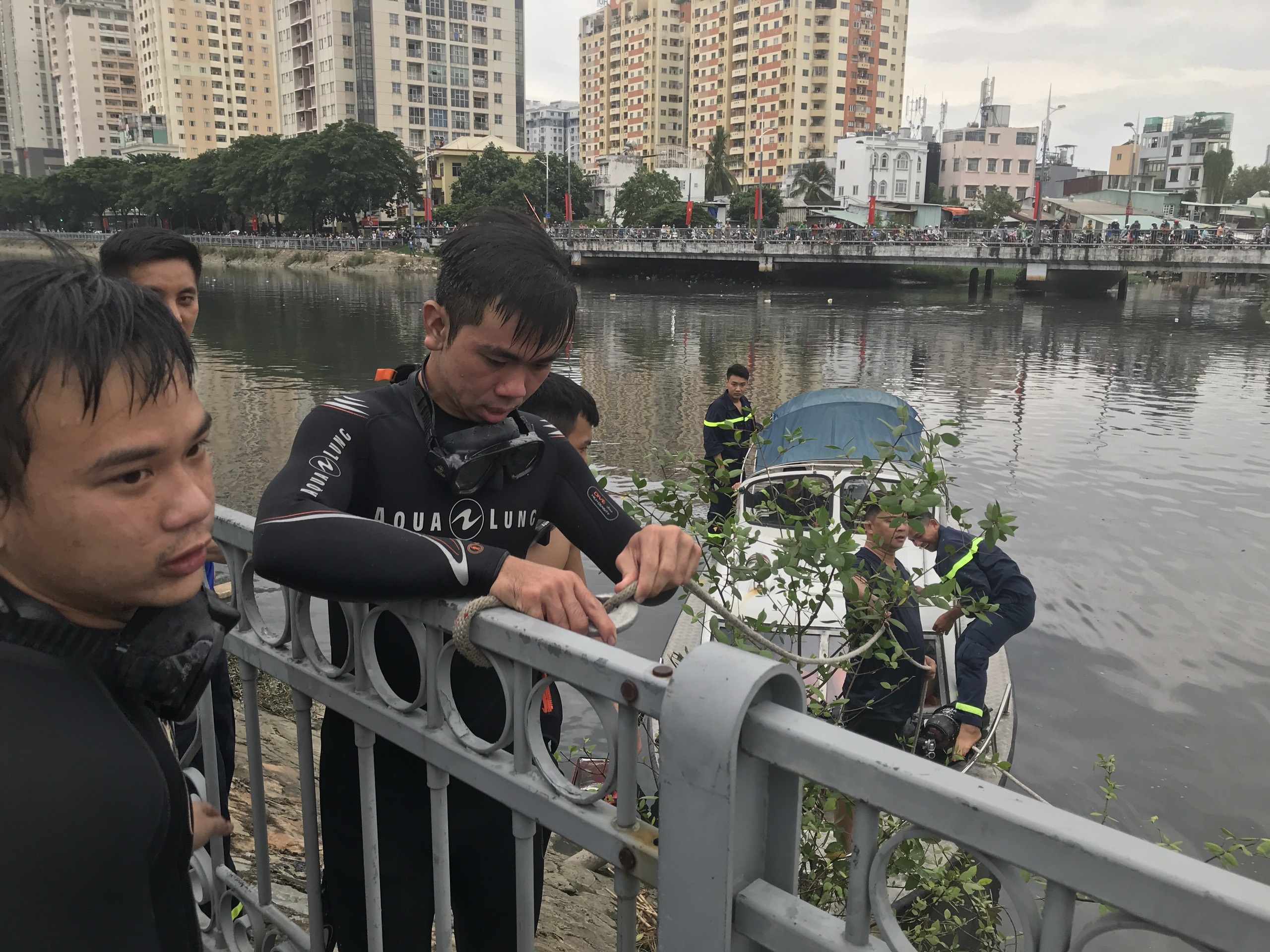 Tim thay thi the nguoi nhay cau Nguyen Van Cu hinh anh