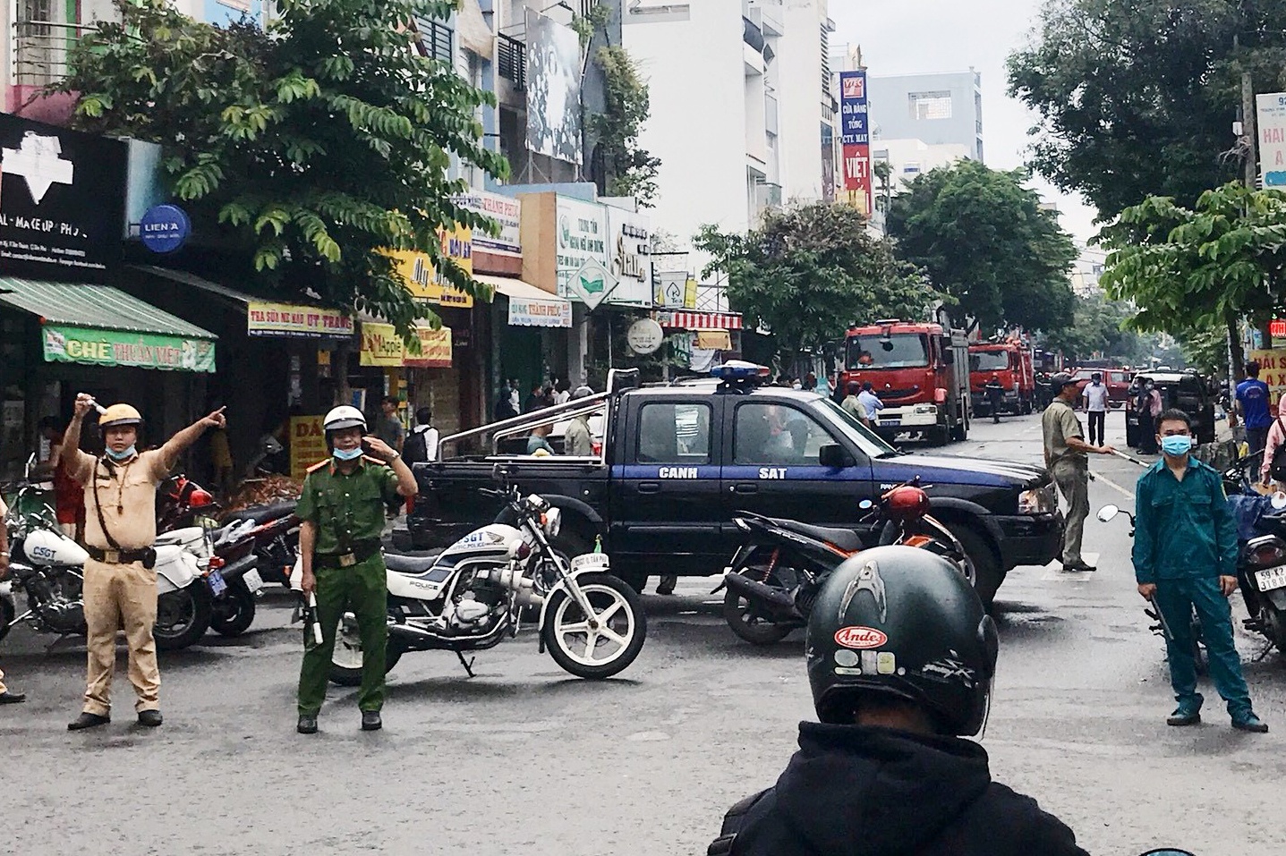 Cong binh ra bom sau vu cuop chi nhanh Techcombank o TP.HCM hinh anh