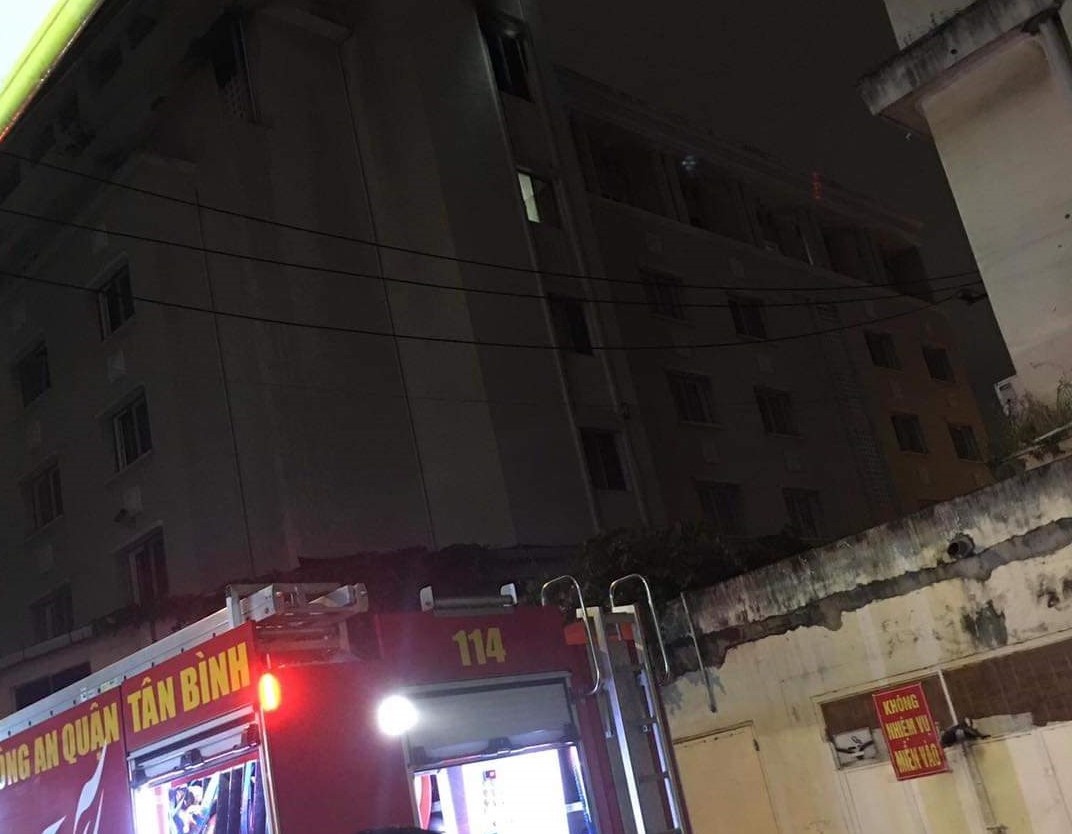 Giai cuu nhieu nguoi nuoc ngoai khoi vu chay khach san o TP.HCM hinh anh