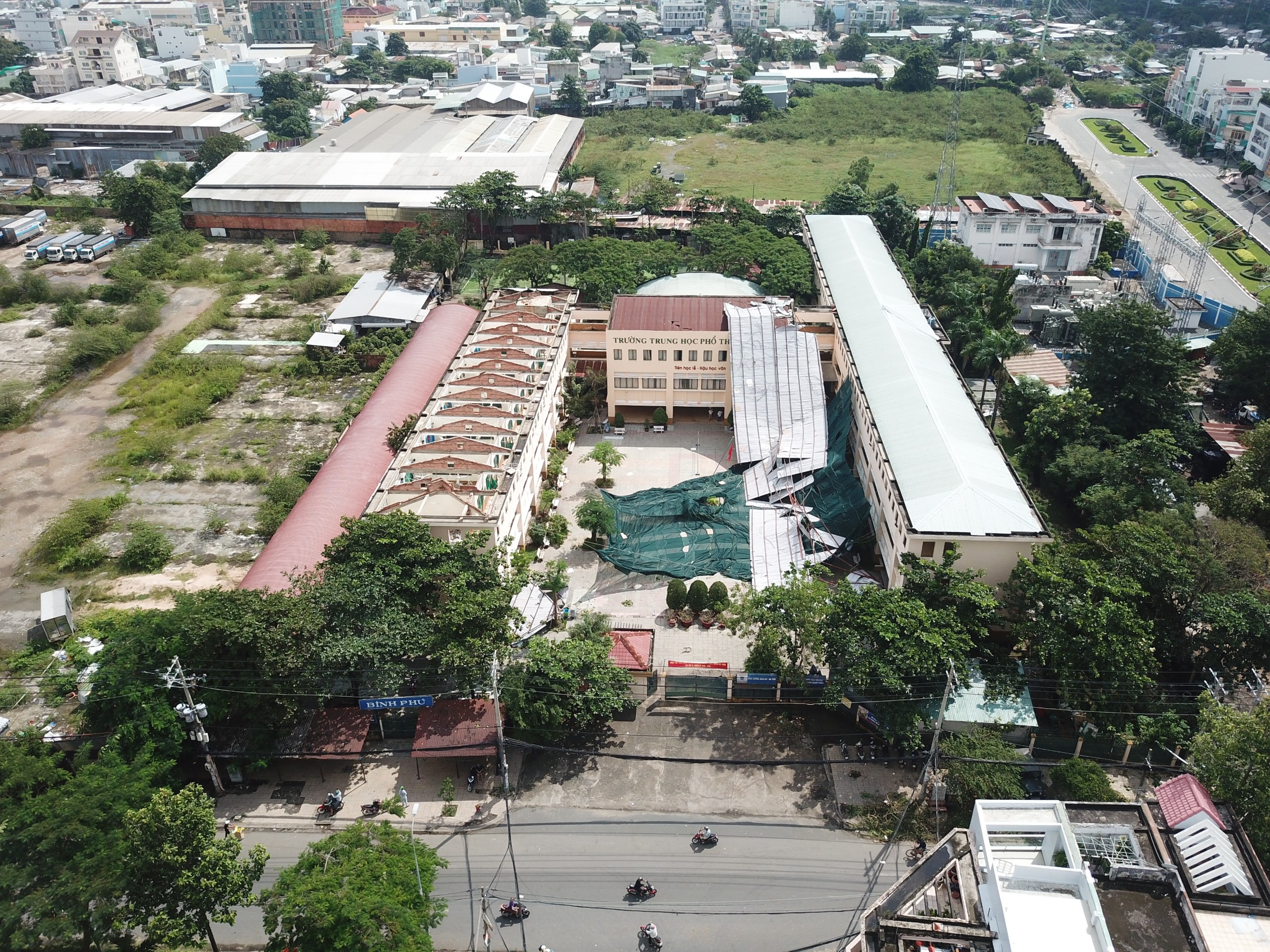 toc mai truong THPT Binh Phu o TP, HCM anh 1