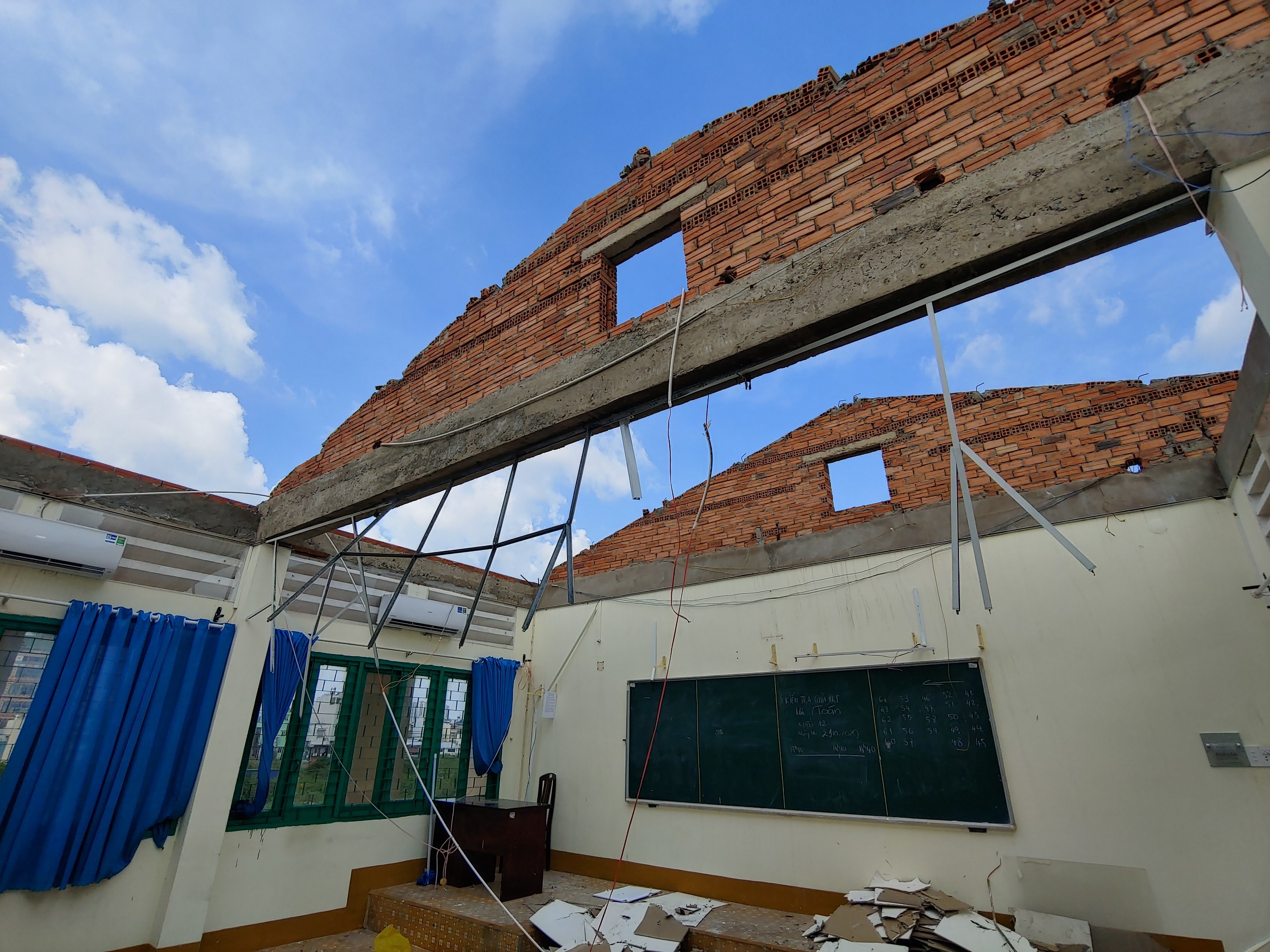 toc mai truong THPT Binh Phu o TP, HCM anh 5