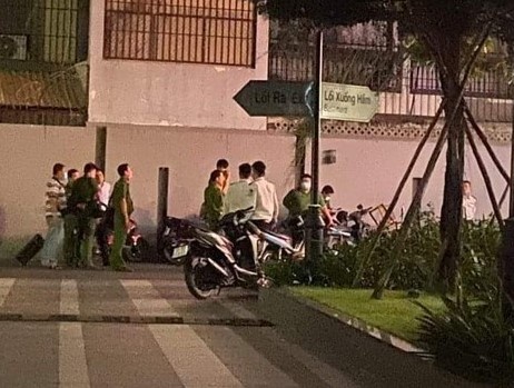 Người nước ngoài nhảy lầu chung cư ở tp.hcm ảnh 1 Nguoi nuoc ngoai nhay lau chung cu o tp.hcm anh 1