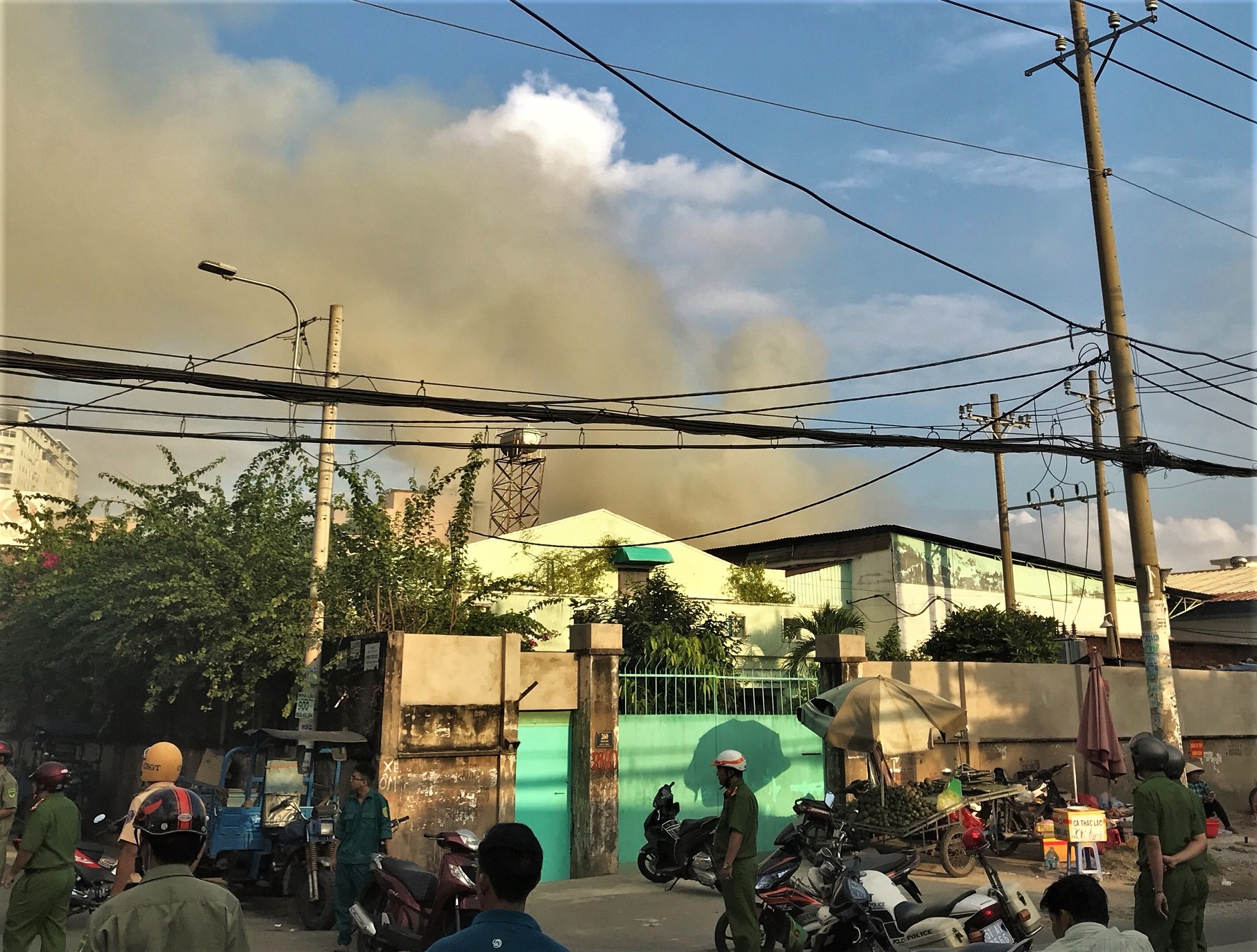 Chay xuong lap rap do dien tu o TP.HCM hinh anh