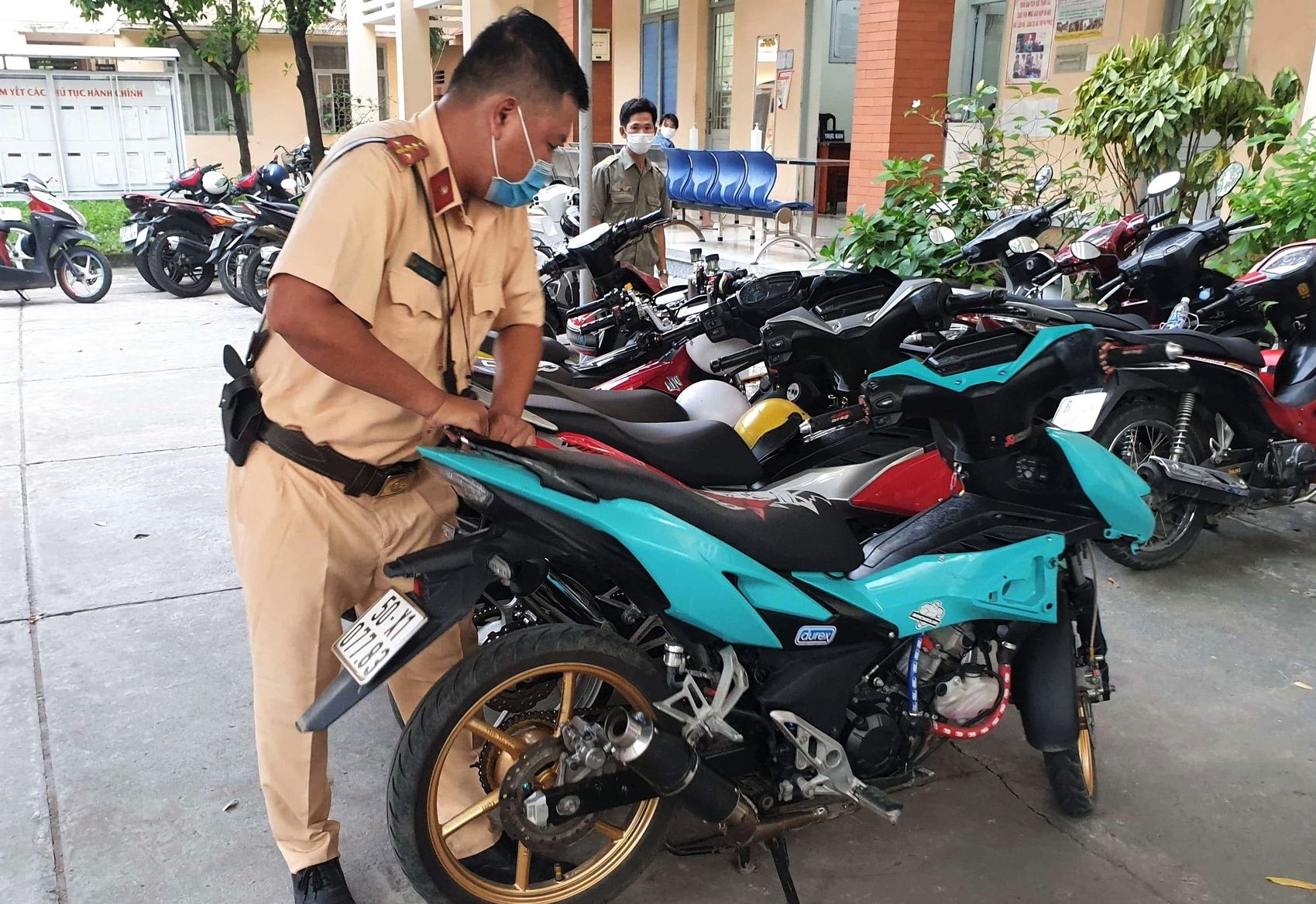 Xu ly 18 'quai xe' trong nhom dua xe o TP.HCM hinh anh