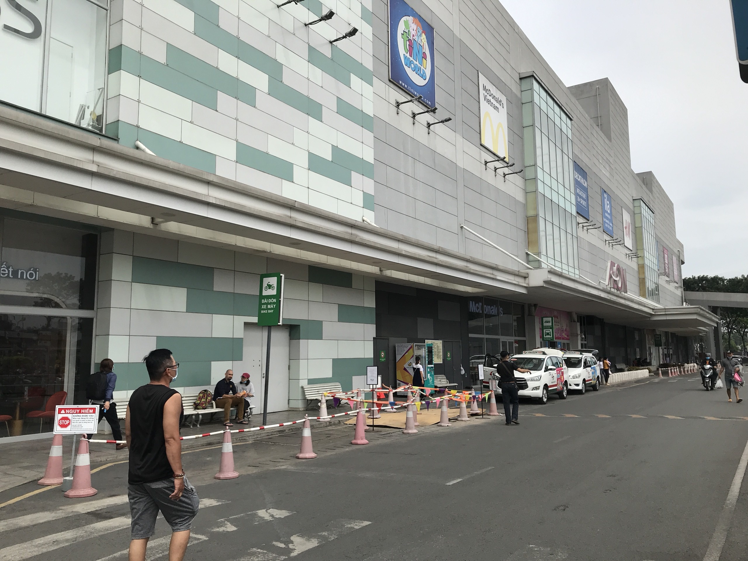 Aeon Viet Nam len tieng vu danh nhau anh 1