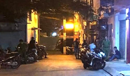 Thi thể quỳ gối trong căn trọ ở Bình Thạnh ảnh 1 Thi the quy goi trong can tro o Binh Thanh anh 1