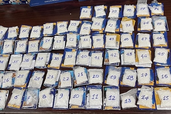 Bắt ma túy ở sân bay Tân Sơn Nhất ảnh 1 Bat ma tuy o san bay Tan Son Nhat anh 1