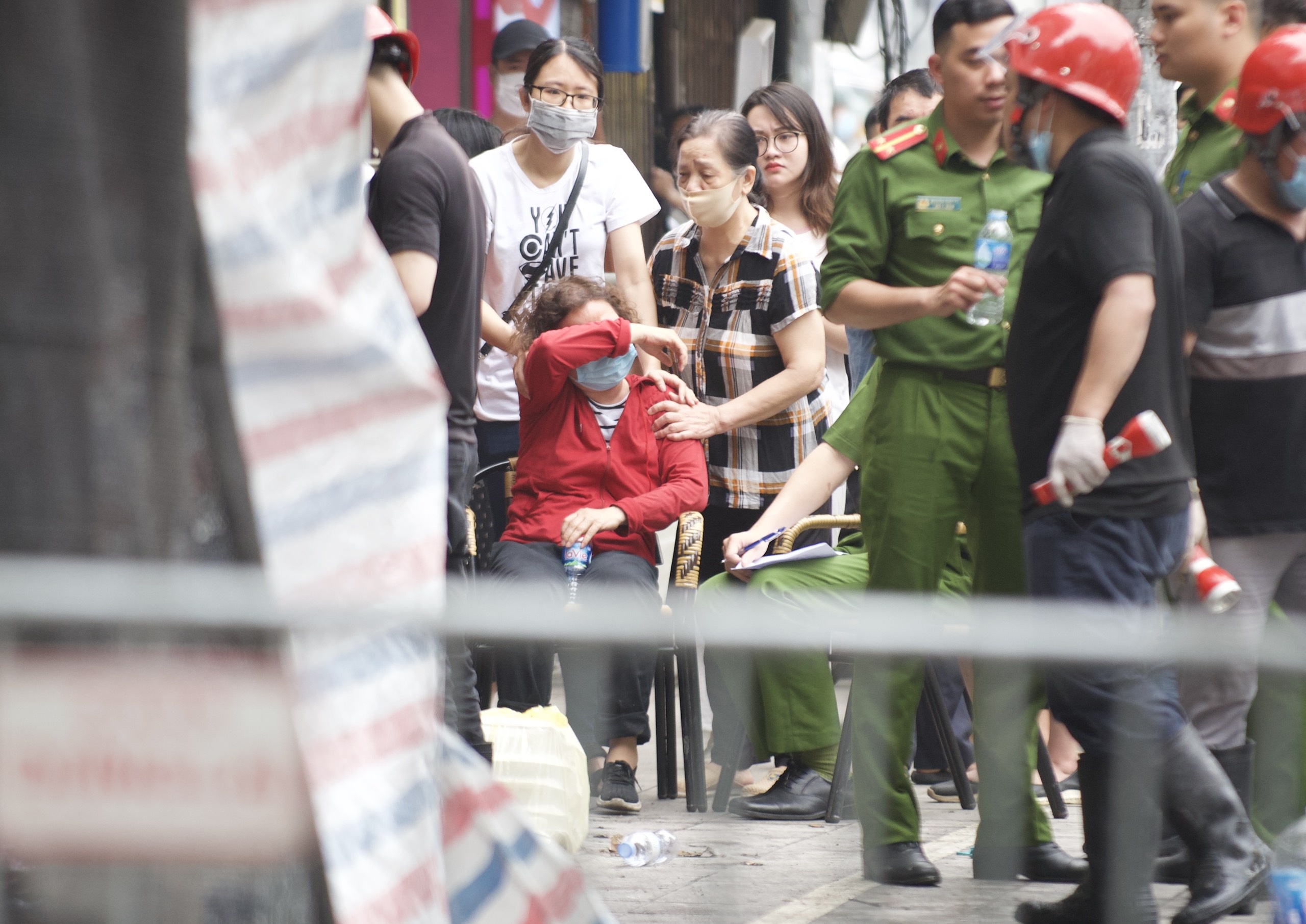 Chay 4 nguoi chet o Ha Noi anh 1