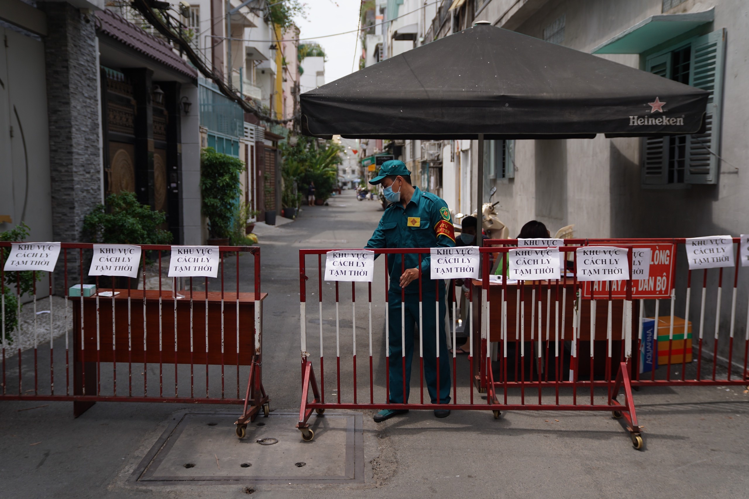 Phong toa quan an o cho Ho Thi Ky anh 1