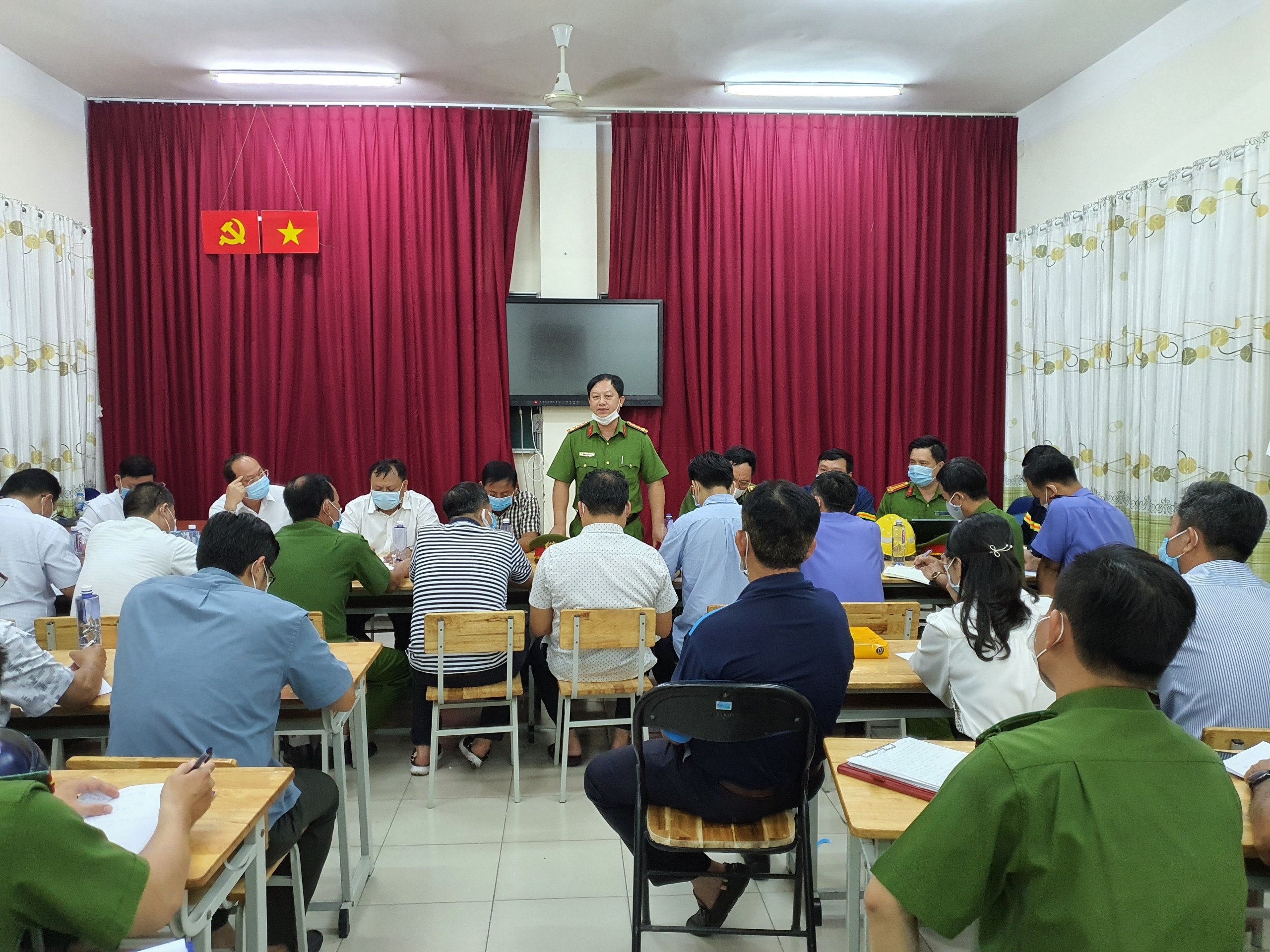 Chay 8 nguoi chet o TP.HCM anh 9