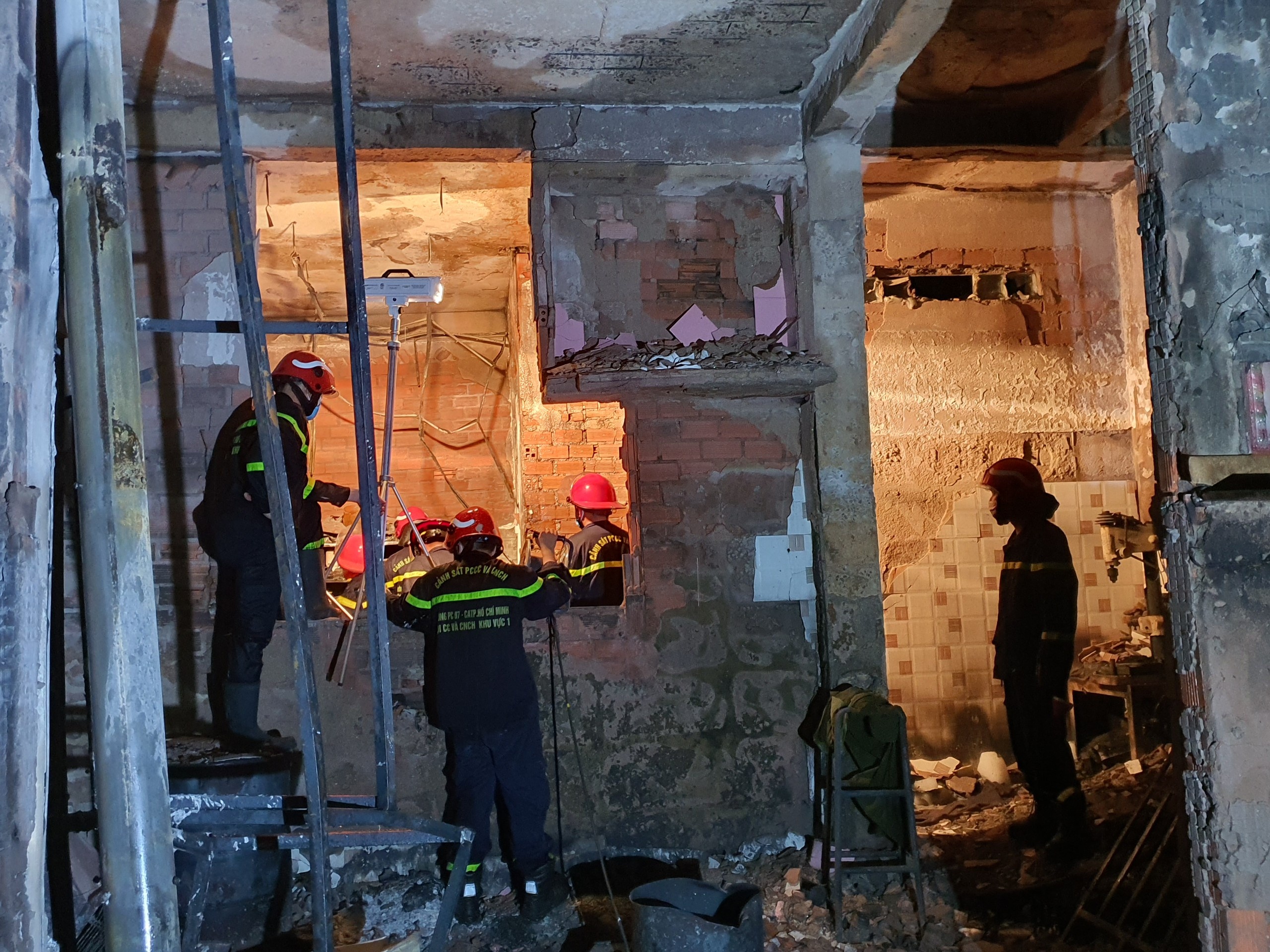 Chay 8 nguoi chet o TP.HCM anh 2