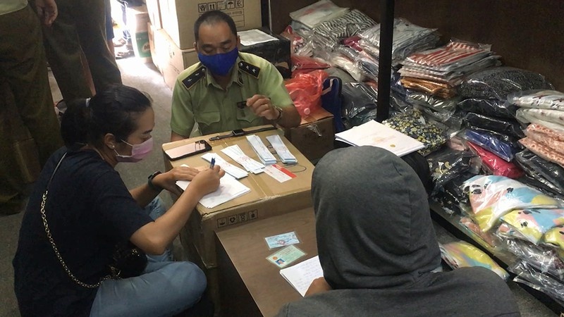 Bắt lô mỹ phẩm không rõ nguồn gốc ảnh 1 Bat lo my pham khong ro nguon goc anh 1