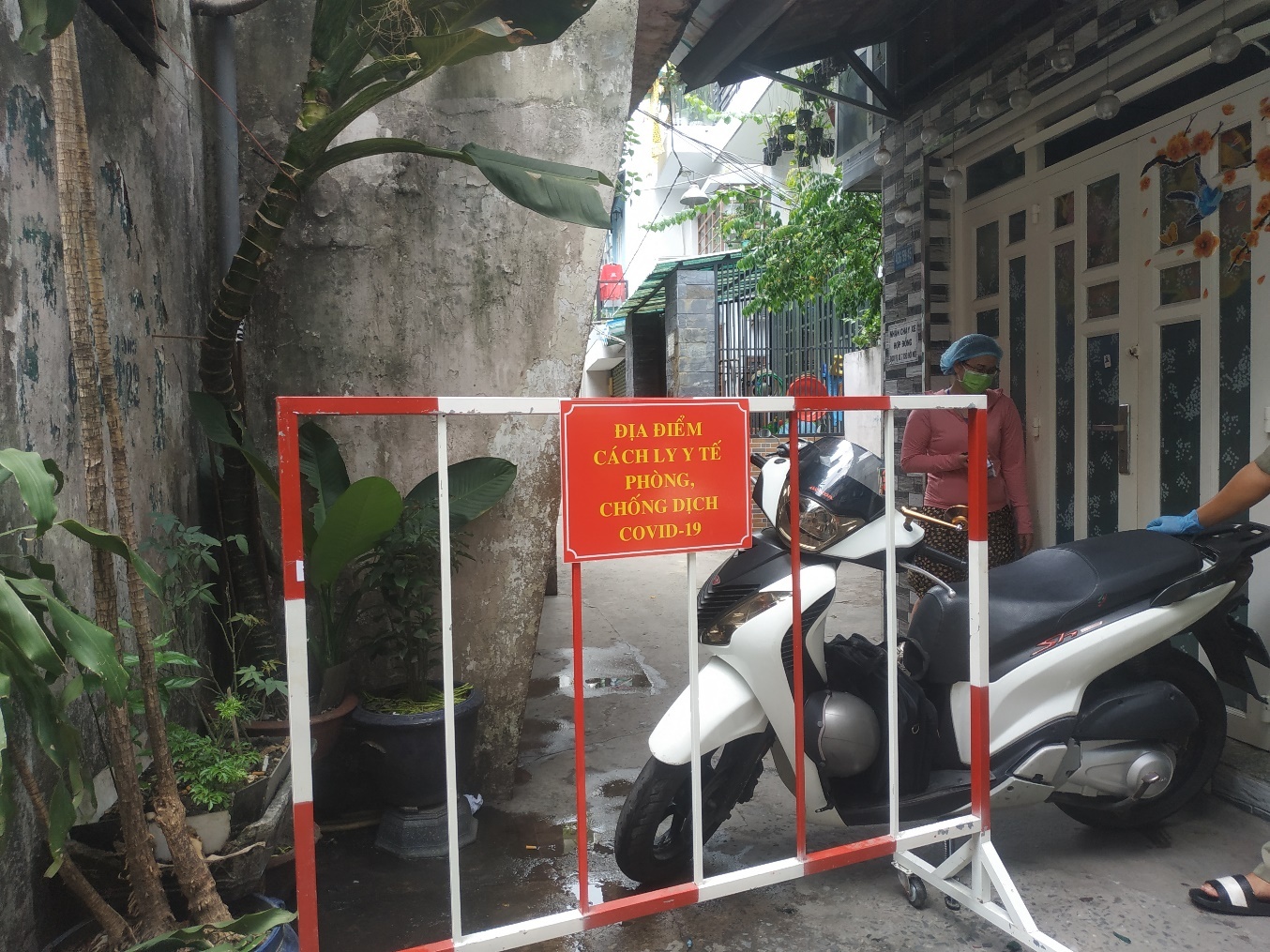 TP.HCM phong toa 2 con hem o quan 3 va huyen Nha Be hinh anh