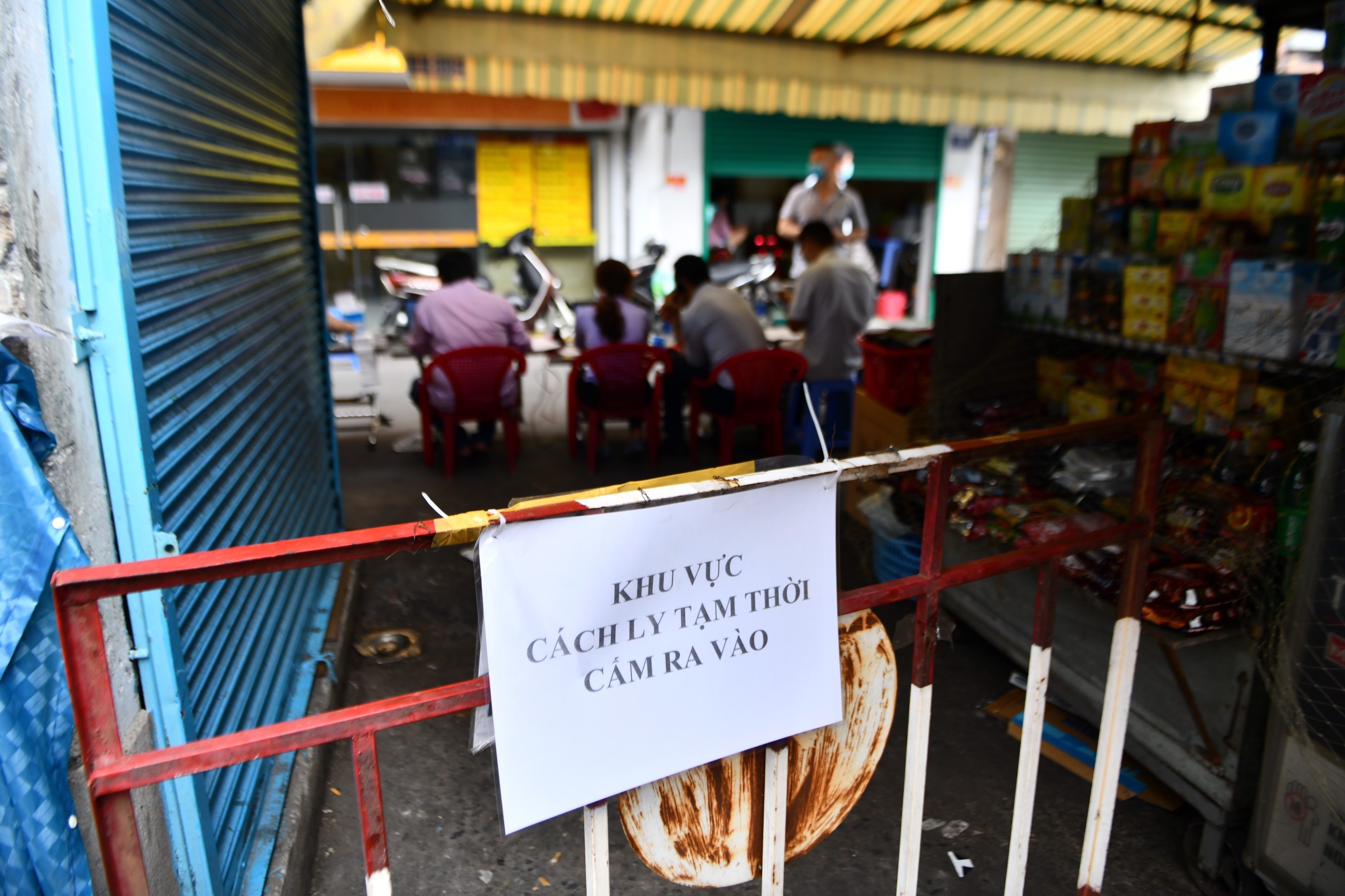 TP.HCM phong toa cho Phu Nhuan lan thu 2 vi ca nghi nhiem nCoV hinh anh