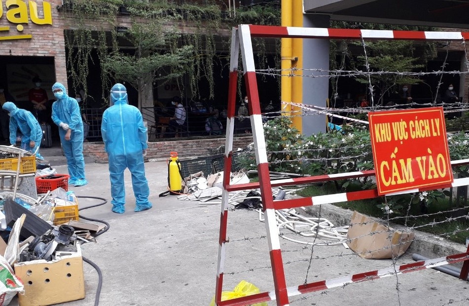 TP.HCM phong toa quan an Ganh Dau o quan 12 hinh anh