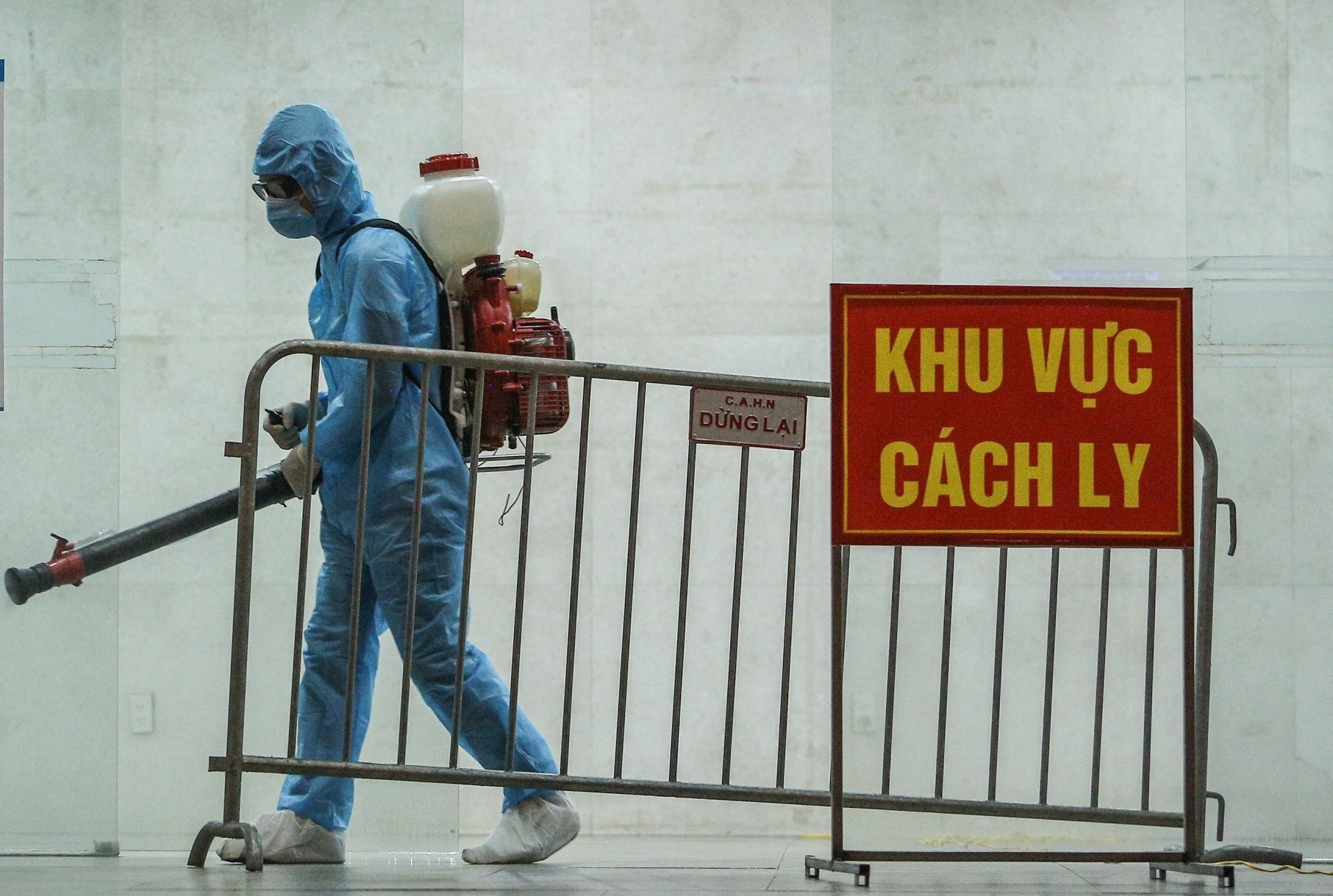 TP.HCM phong toa tam thoi mot toa nha chung cu Belleza hinh anh