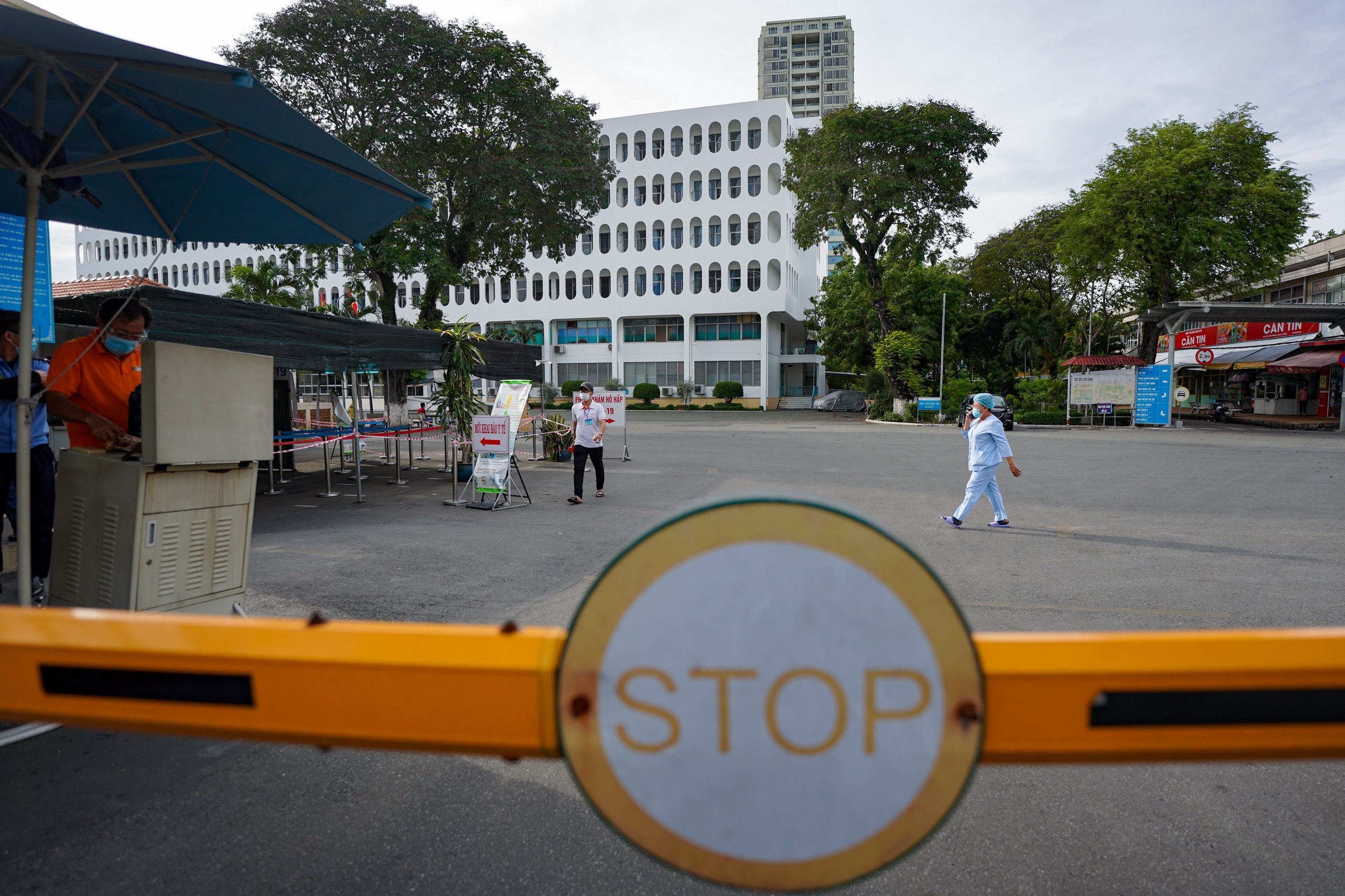 Phong toa tam thoi Benh vien Benh Nhiet doi TP.HCM hinh anh
