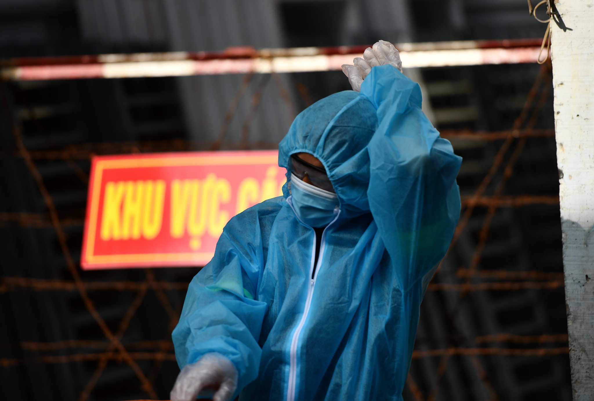 Phong toa them mot thap cua chung cu I-Home o quan Go Vap hinh anh