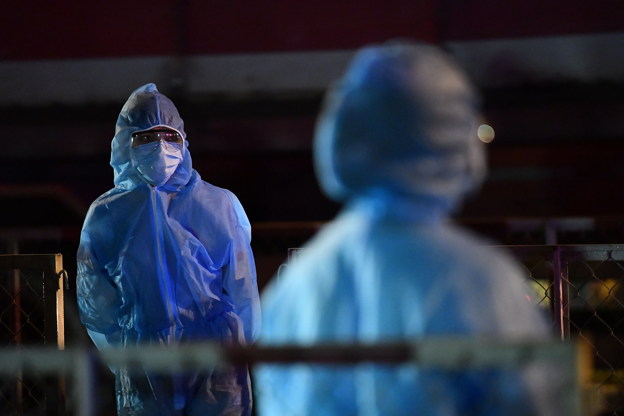 TP.HCM tim nguoi toi ba tiem ve so, hai nha thuoc o quan 5 hinh anh