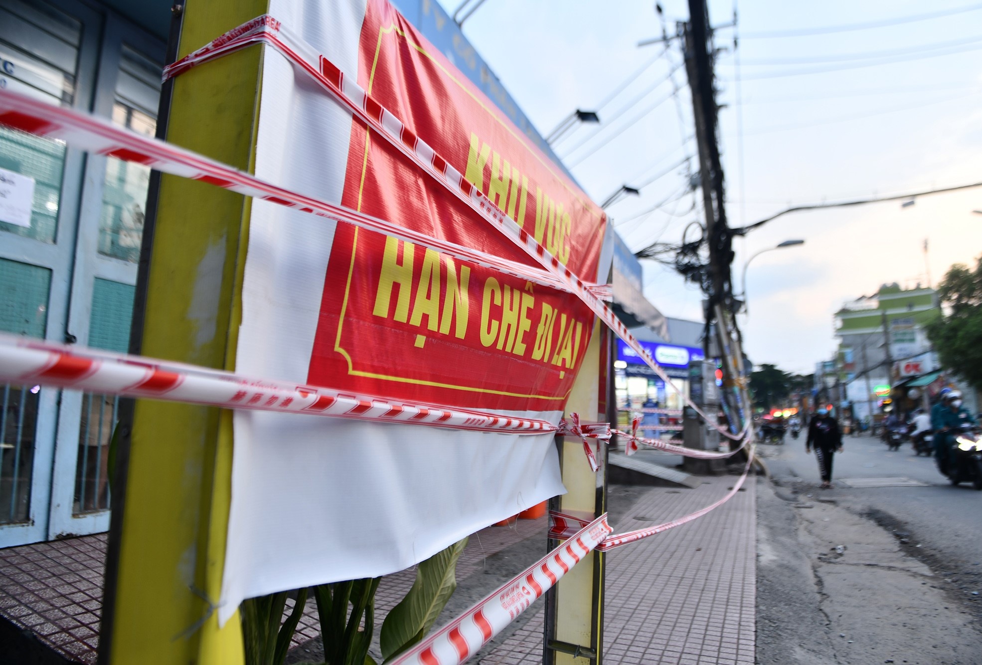 TP.HCM phong toa tam thoi mot toa nha chung cu Tecco Linh Dong hinh anh