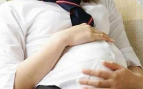 Cong an vao cuoc dieu tra vu be gai 15 tuoi mang bau hinh anh