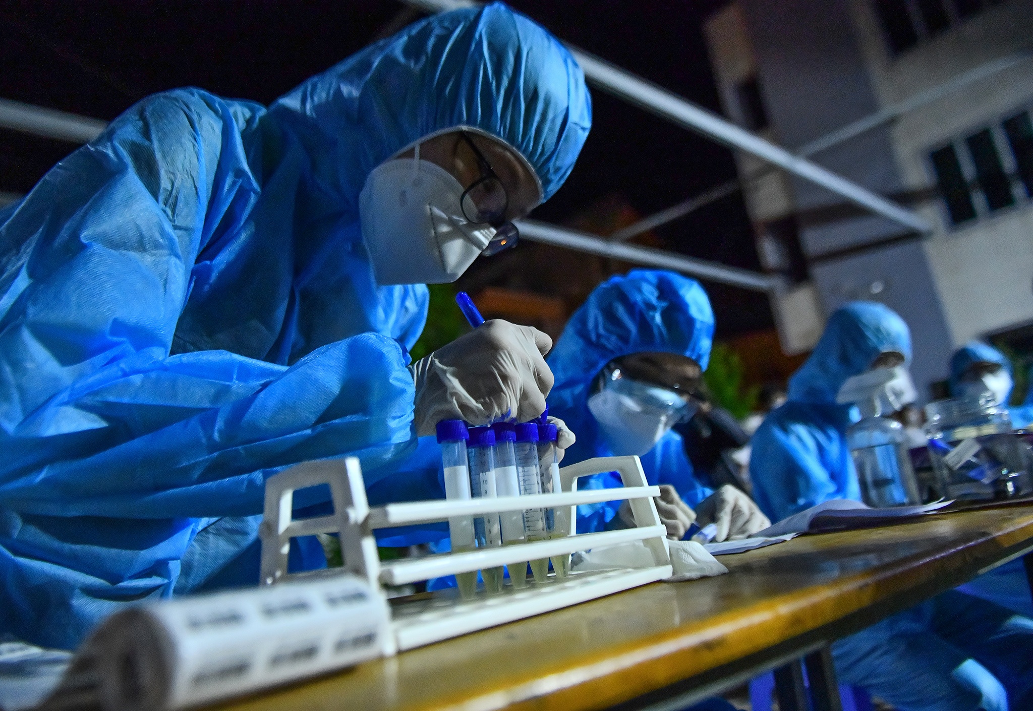 Phong toa mot phan Benh vien Ung buou TP.HCM hinh anh