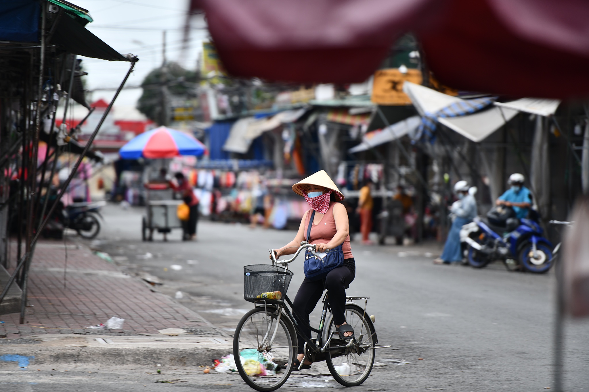 Tim nguoi tung toi 4 dia diem lien quan ca duong tinh nCoV o quan 12 hinh anh