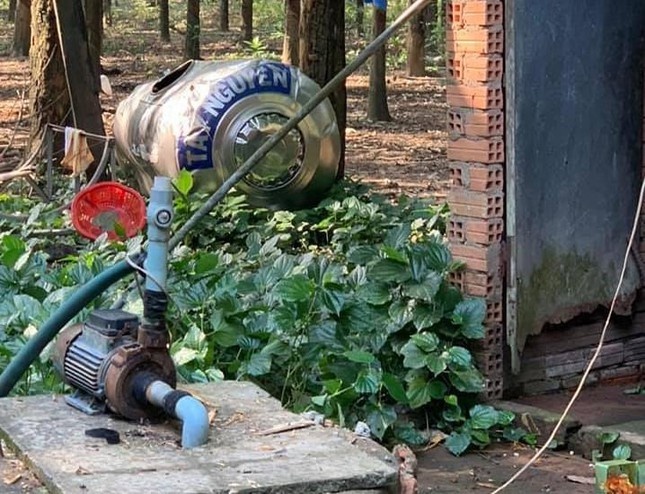 Ba anh em ruot o Binh Phuoc bi bon nuoc de thuong vong hinh anh